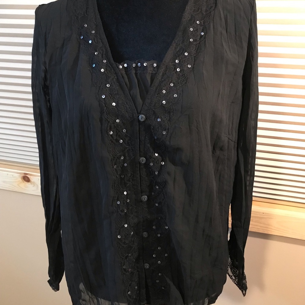❤️ Sheer black top with sequins. Size M.